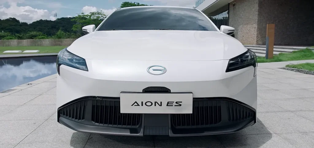 Exterior del sedán eléctrico GAC AION ES